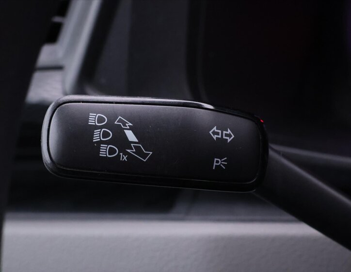 Volkswagen Transporter Kombi 2,0 l 81 kw