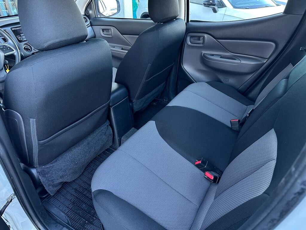 Mitsubishi L200 Pick-up 2,4 l 113 kw