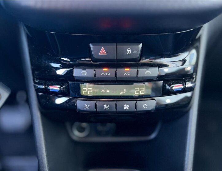 Peugeot 2008 SUV / Terénní 1,2 l 81 kw