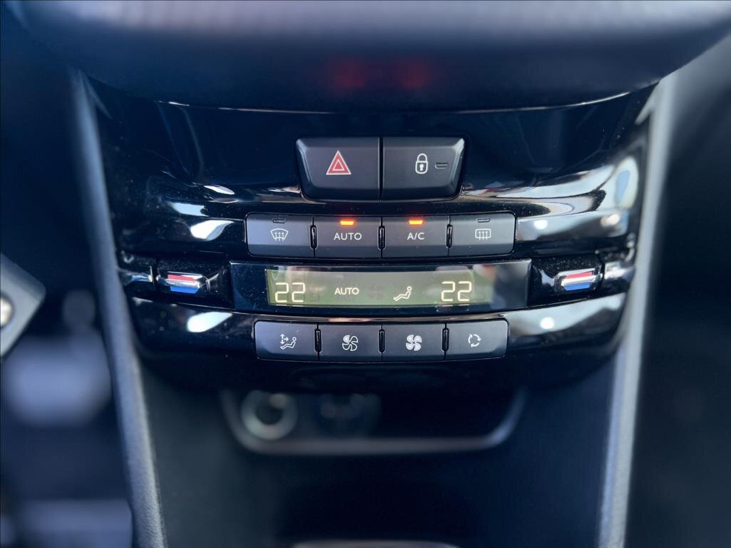 Peugeot 2008 SUV / Terénní 1,2 l 81 kw