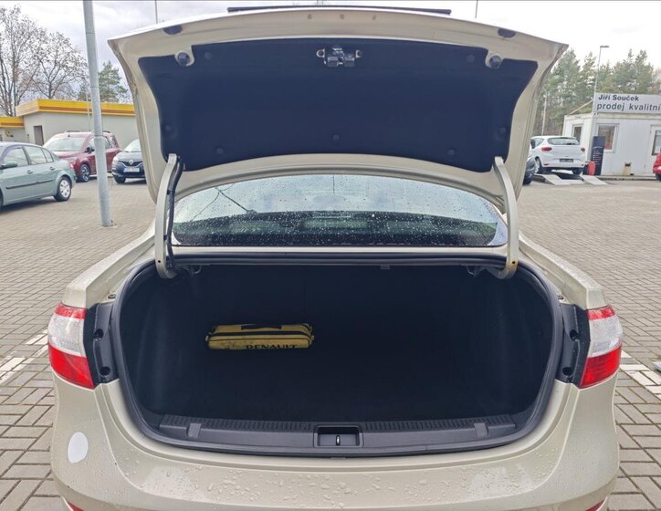 Renault Fluence Sedan / Limuzína 1,5 l 66 kw