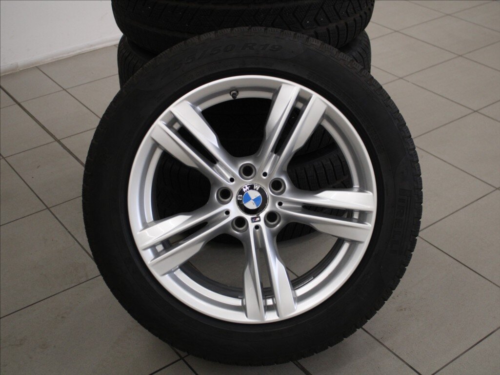 BMW X5 SUV 3,0 l 280 kw