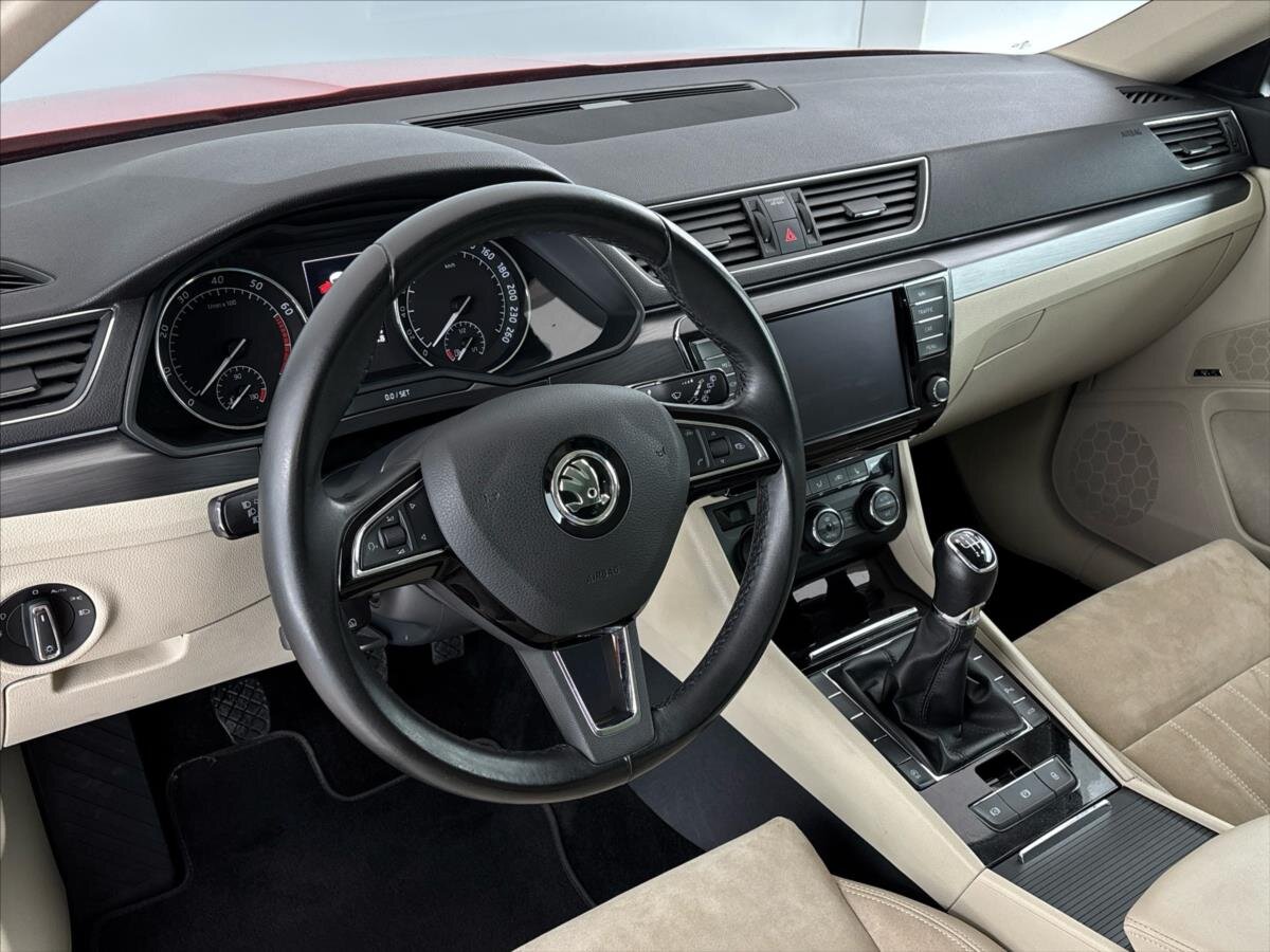 Škoda Superb Liftback 1,4 l 110 kw