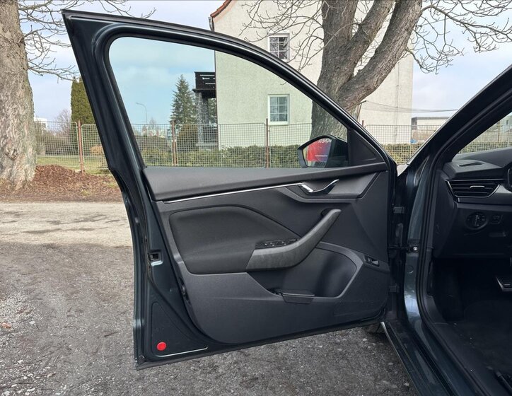 Škoda Scala Hatchback 1,5 l 110 kw