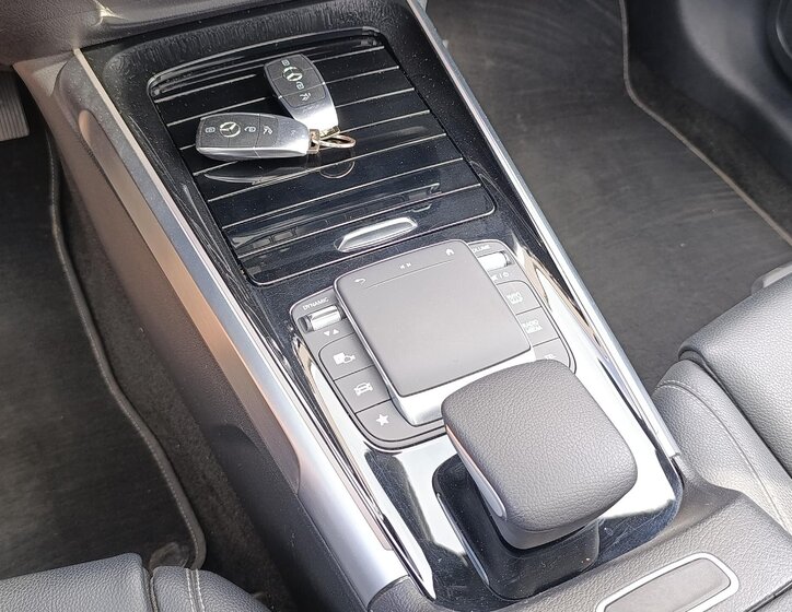 Mercedes-Benz GLB SUV / Terénní 1,3 l 120 kw
