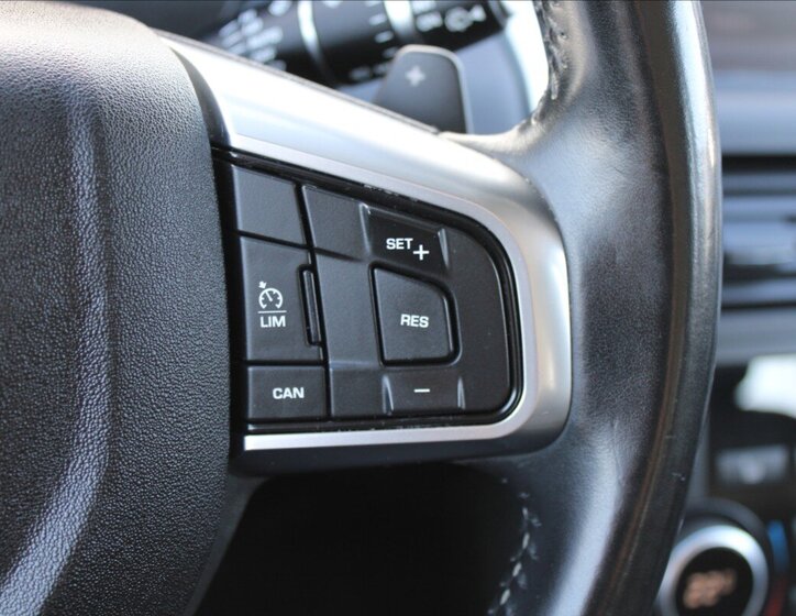 Land Rover Discovery Sport SUV / Terénní 2,0 l 110 kw