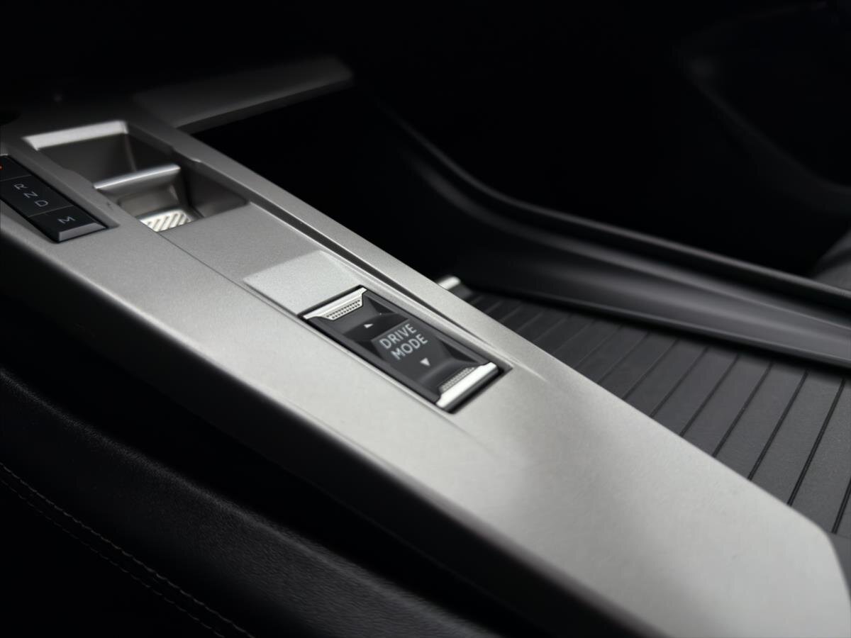 Peugeot 408 Liftback 1,2 l 96 kw