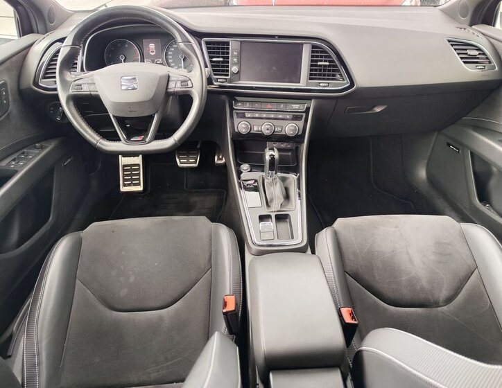 Seat Leon Hatchback 2,0 l 221 kw