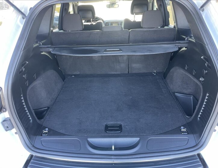 Jeep Grand Cherokee 9