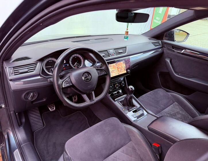 Škoda Superb 14