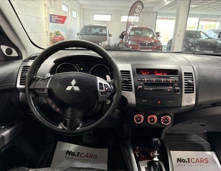 Mitsubishi Outlander SUV / Terénní 2,2 l 115 kw