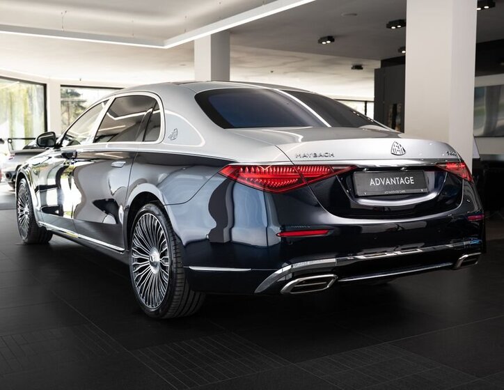 Mercedes-Benz Ostatní Sedan / Limuzína 6,0 l 450 kw