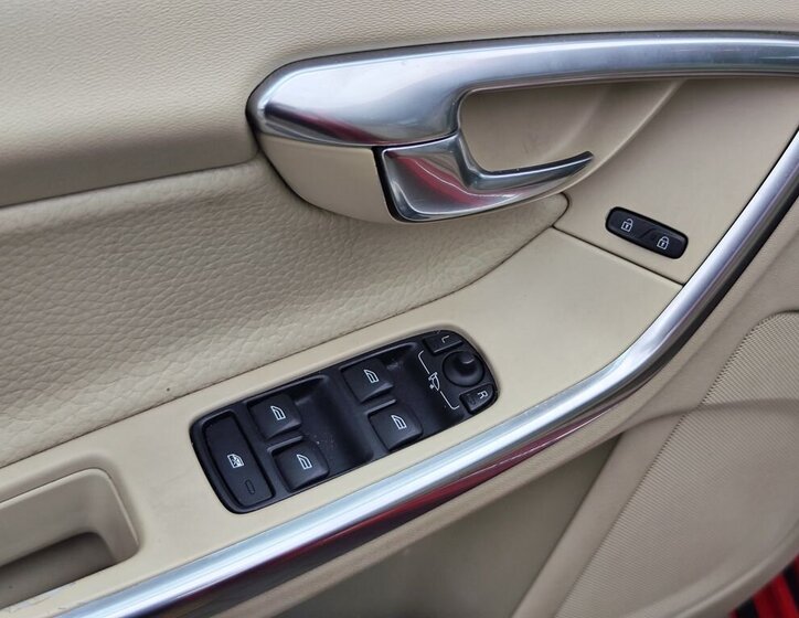 Volvo V60 Kombi 2,0 l 120 kw