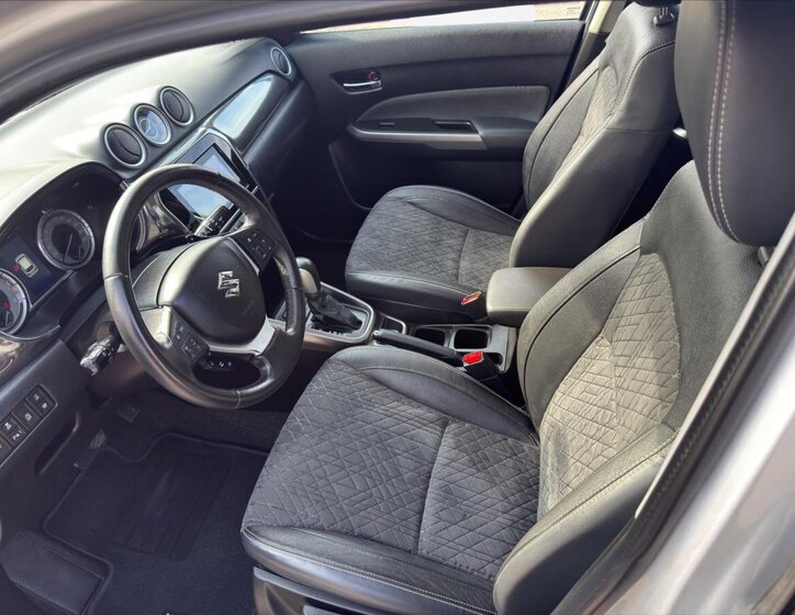 Suzuki Vitara SUV / Terénní 1,4 l 103 kw