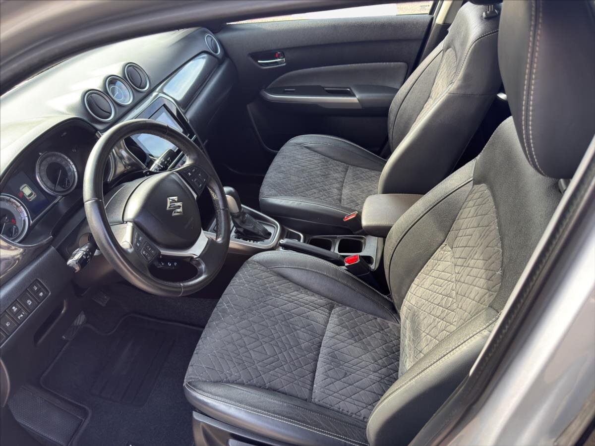 Suzuki Vitara SUV / Terénní 1,4 l 103 kw