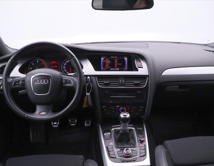 Audi A4 Kombi 2,0 l 105 kw