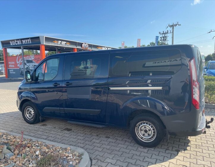 Ford Tourneo Custom Kombi 2,0 l 96 kw