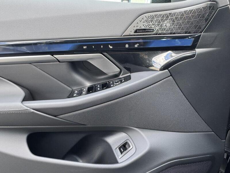 BMW i5 Ostatní 1,0 442 kw