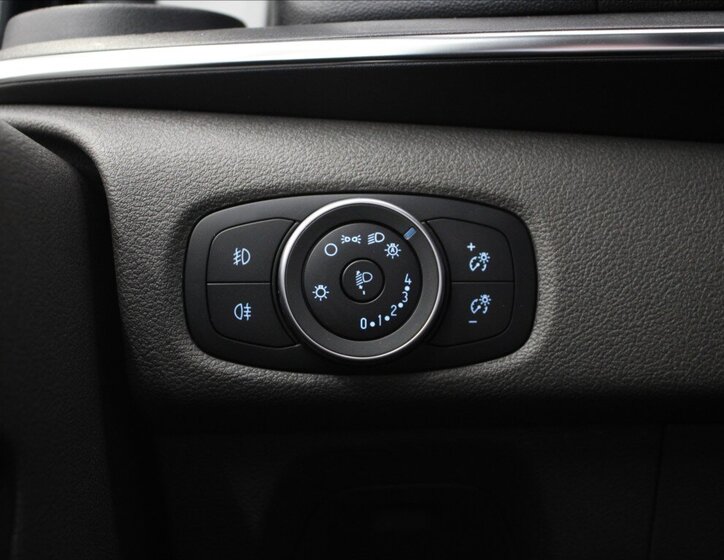 Ford Tourneo Custom MPV 2,0 l 125 kw