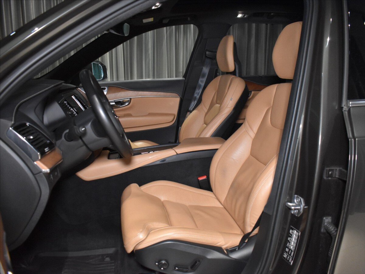 Volvo XC90 SUV / Terénní 2,0 l 177 kw