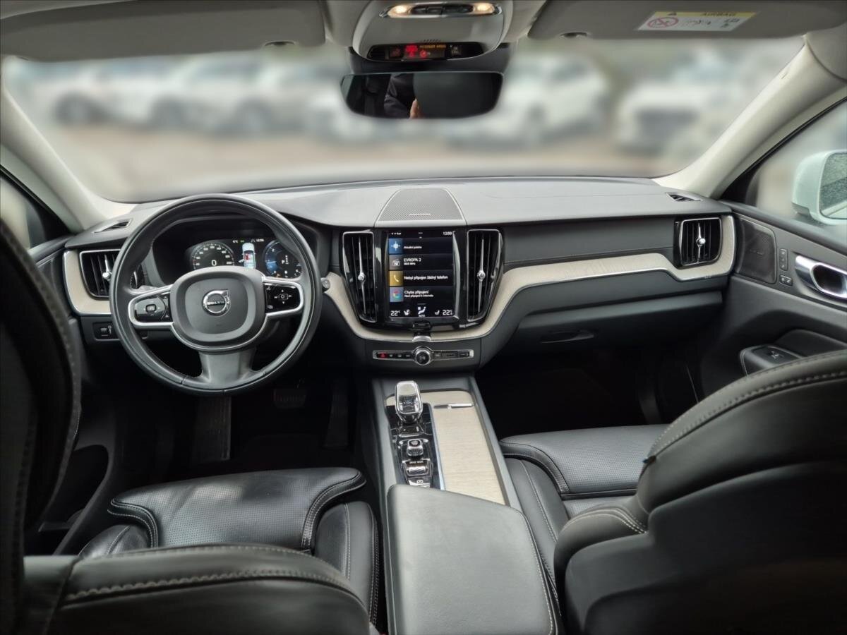 Volvo XC60 SUV / Terénní 2,0 l 145 kw