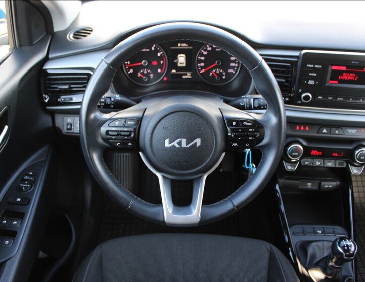 KIA Rio 10