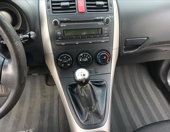 Toyota Auris Hatchback 1,4 l 66 kw