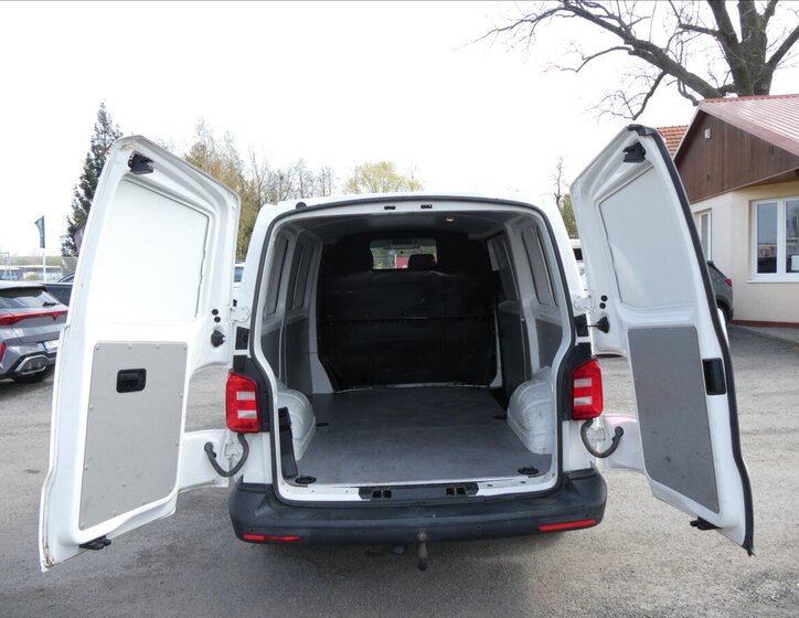 Volkswagen Transporter Skříň 2,0 l 75 kw