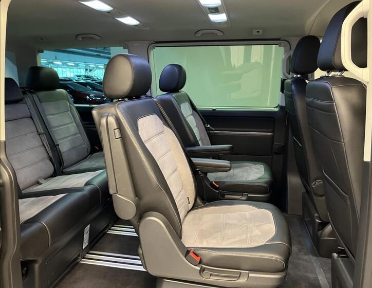 Volkswagen Multivan 10