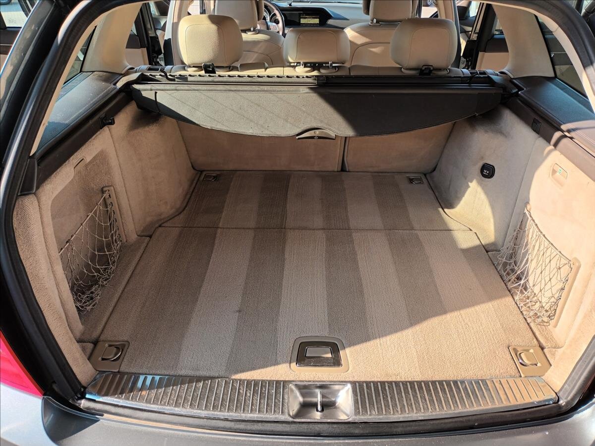 Mercedes-Benz Třídy C Kombi 2,1 l 100 kw