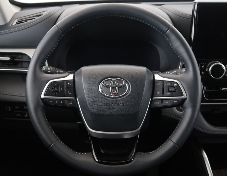 Toyota Highlander Kombi 2,5 l 140 kw