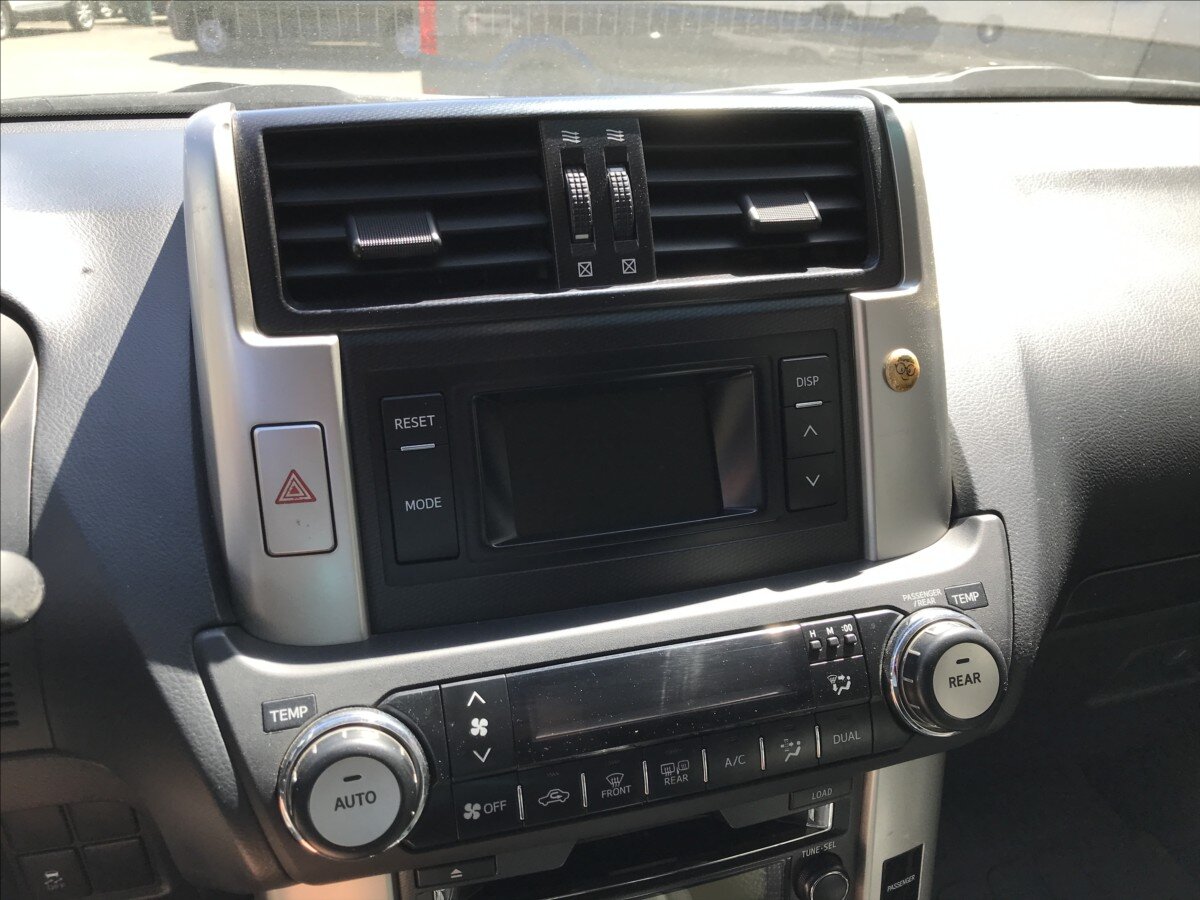 Toyota Land Cruiser Kombi 3,0 l 127 kw