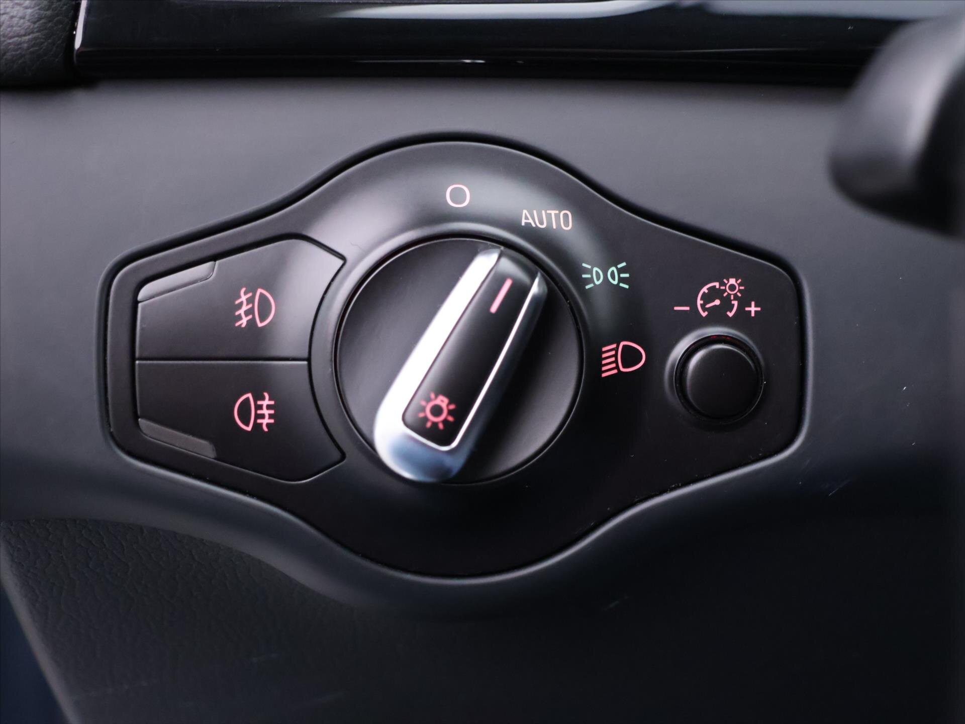 Audi A4 Kombi 2,0 l 140 kw