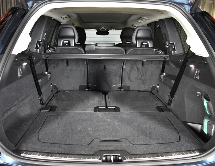 Volvo XC90 SUV / Terénní 2,0 l 335 kw