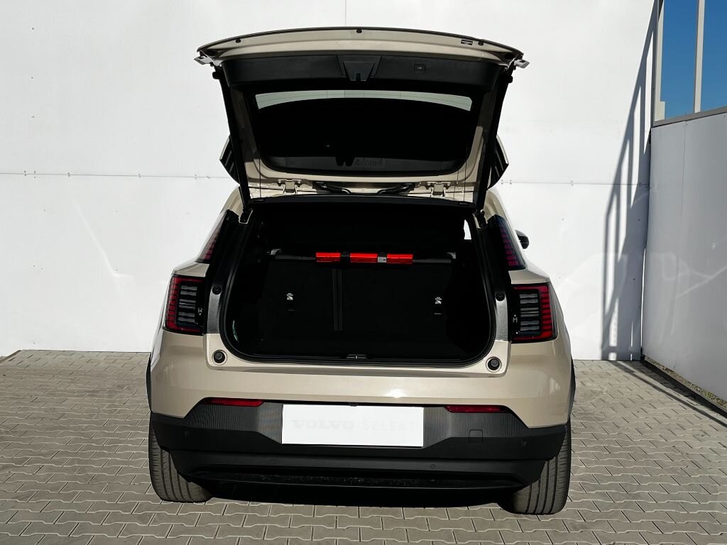 Volvo EX30 SUV / Terénní 69,0 200 kw