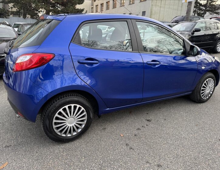 Mazda 2 14