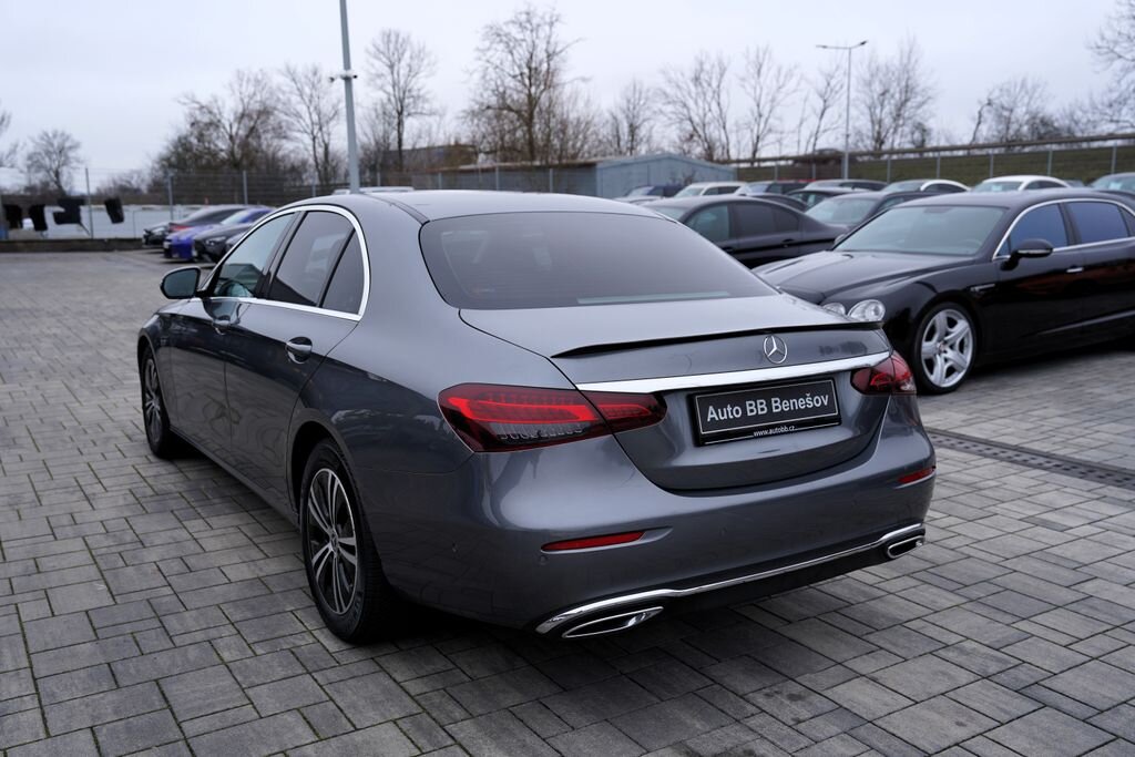 Mercedes-Benz Třídy E Sedan 2,0 l 143 kw