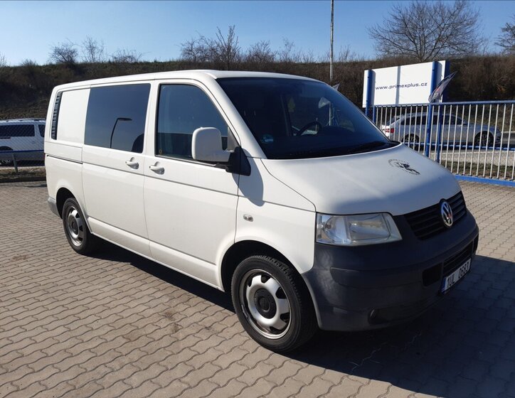 Volkswagen Transporter Skříň 2,5 l 128 kw