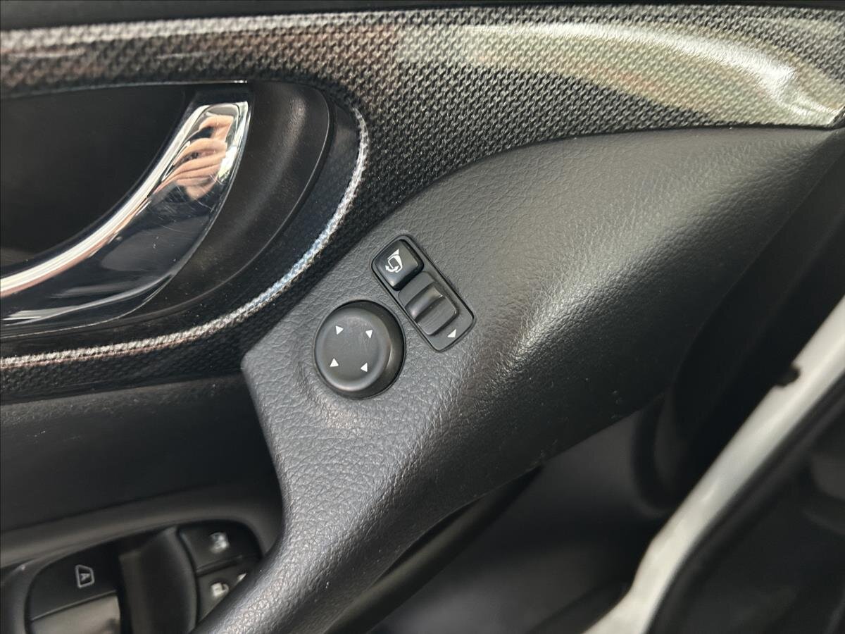 Nissan X-Trail SUV / Terénní 2,0 l 130 kw