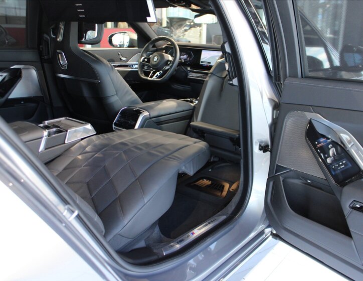 BMW Řada 7 Ostatní 3,0 l 210 kw