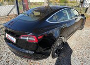 Tesla Model 3 8