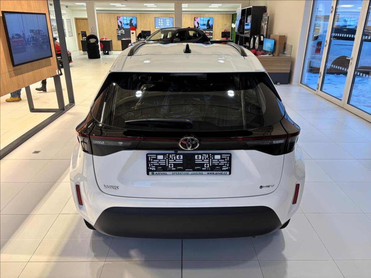 Toyota Yaris Cross SUV 1,5 l 0