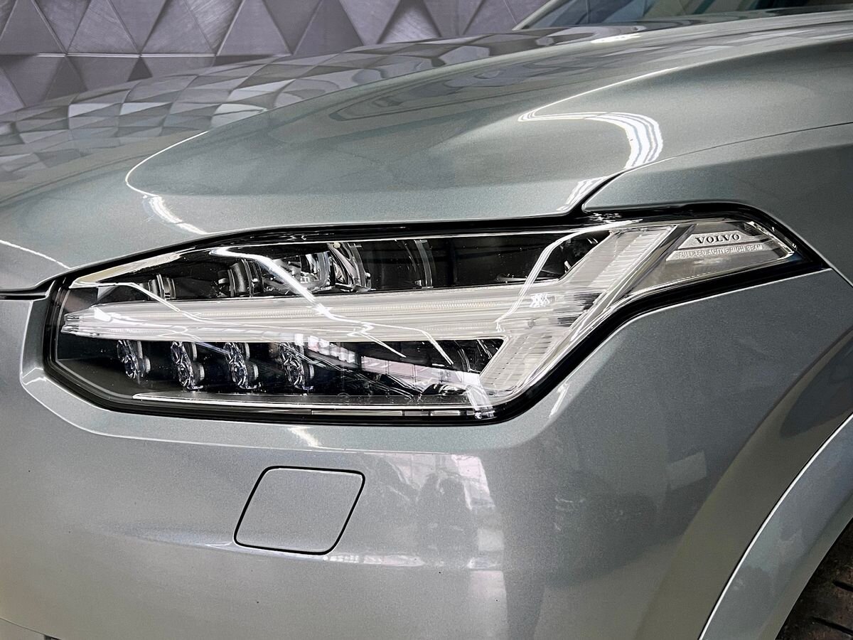 Volvo XC90 SUV / Terénní 2,0 l 177 kw