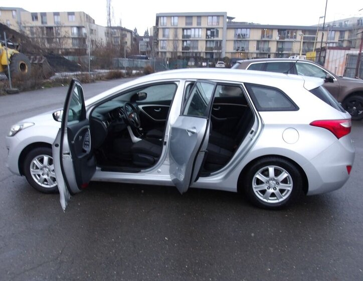 Hyundai i30 Kombi 1,6 l 99 kw