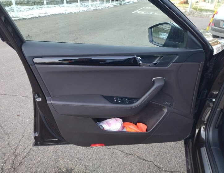 Škoda Superb Sedan / Limuzína 2,0 l 200 kw