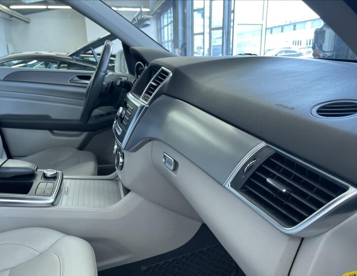 Mercedes-Benz Třídy M SUV 3,0 l 190 kw