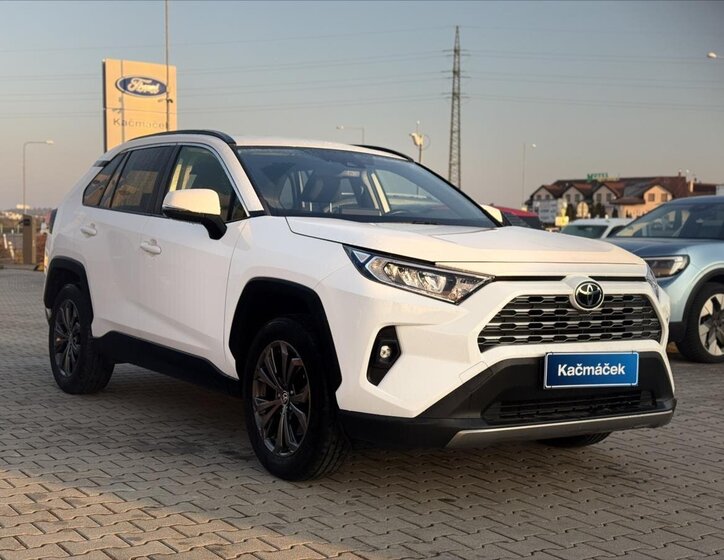 Toyota RAV4 SUV / Terénní 2,0 l 129 kw