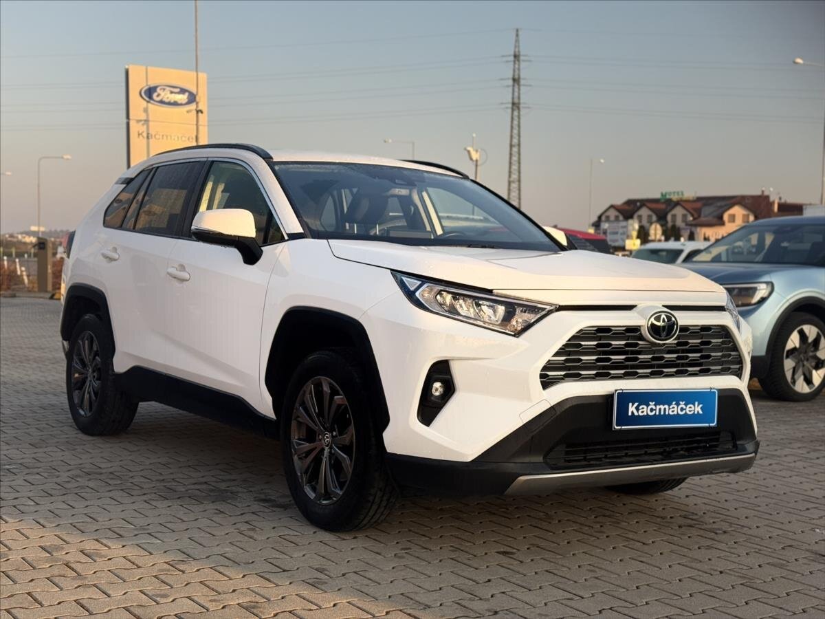 Toyota RAV4 SUV / Terénní 2,0 l 129 kw