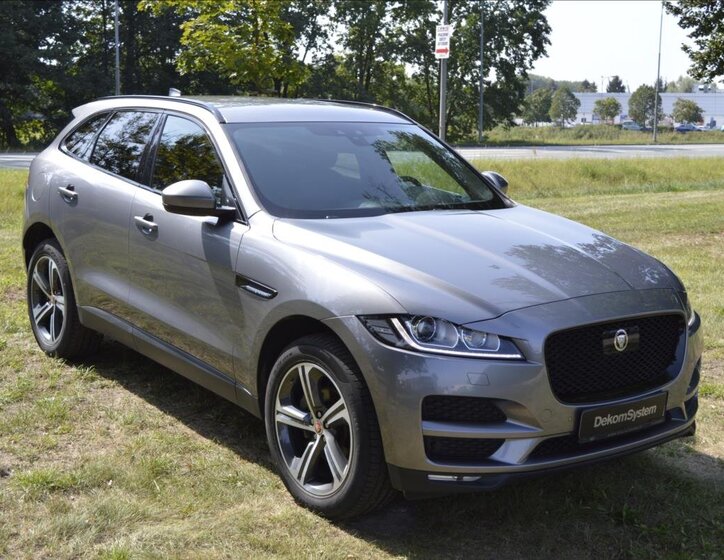 Jaguar F-Pace SUV / Terénní 2,0 l 132 kw