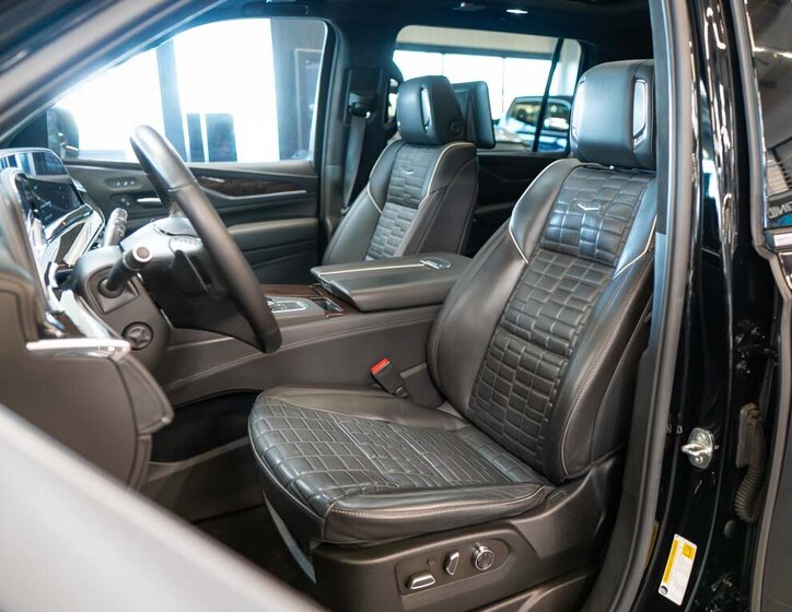 Cadillac Escalade SUV / Terénní 6,2 l 313 kw